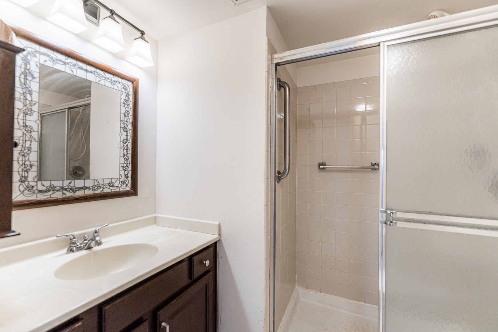27W408 Melrose Lane Unit: 2704
