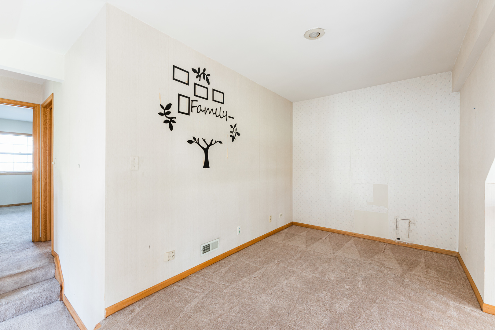 27W408 Melrose Lane Unit: 2704