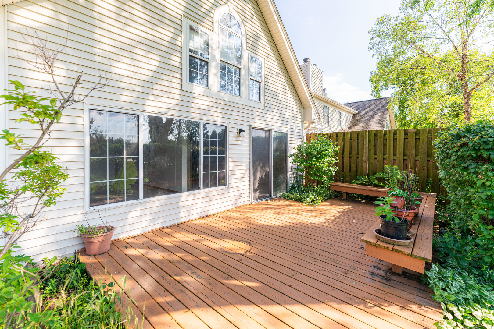 27W408 Melrose Lane Unit: 2704