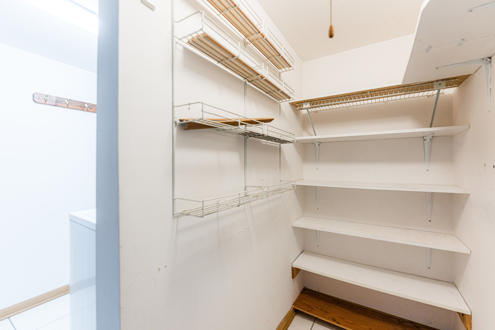 27W408 Melrose Lane Unit: 2704