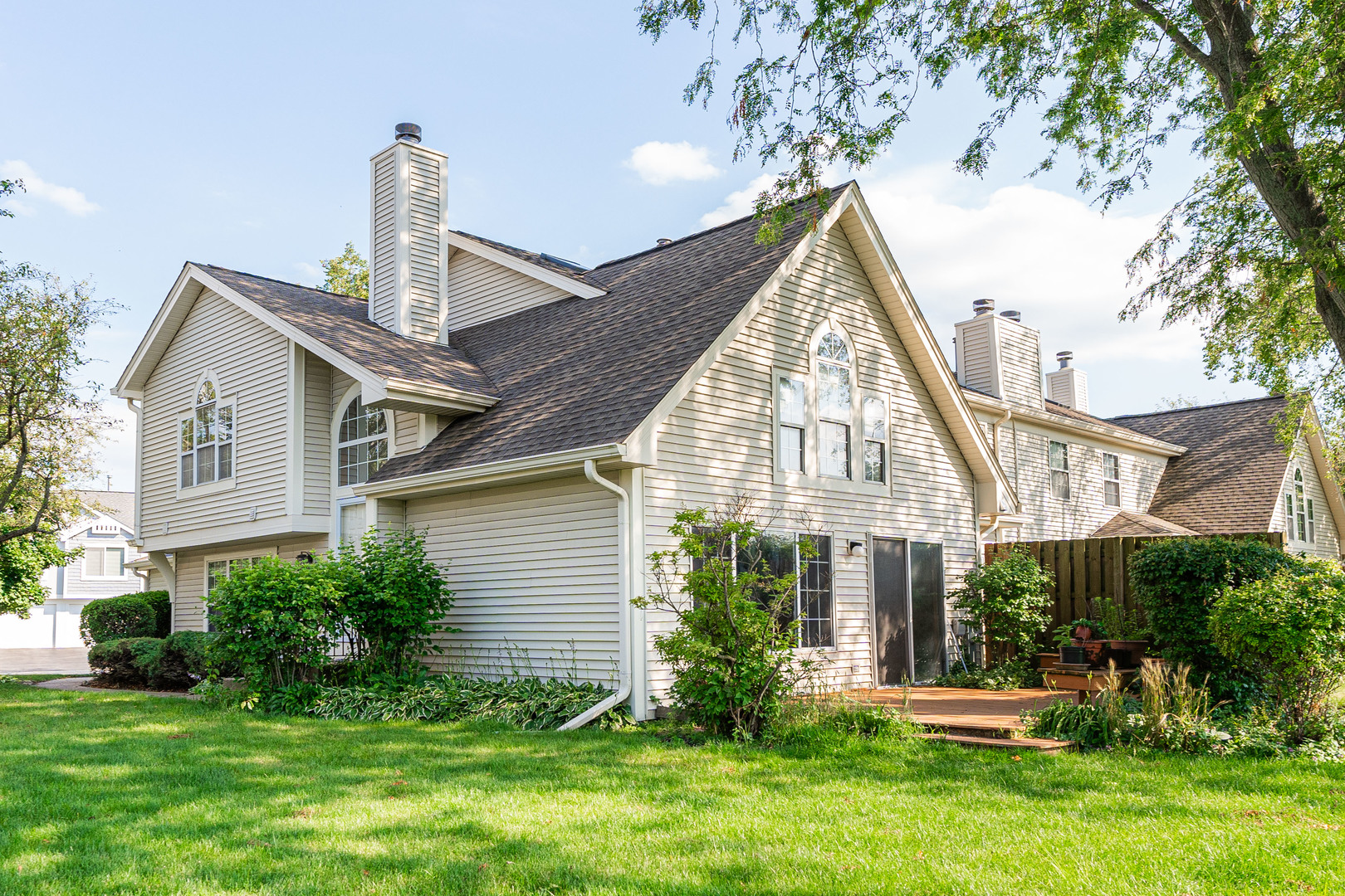 27W408 Melrose Lane Unit: 2704