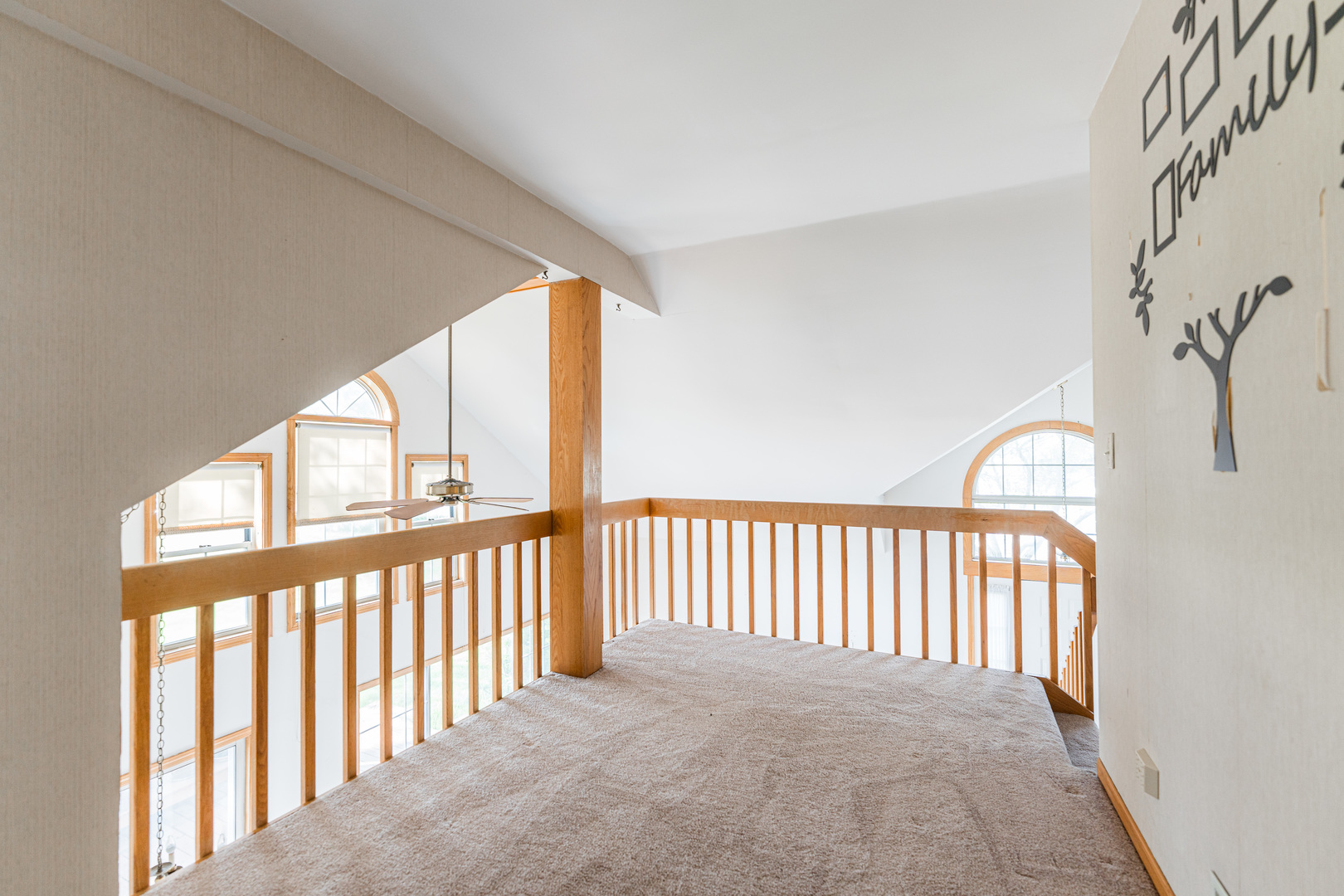 27W408 Melrose Lane Unit: 2704