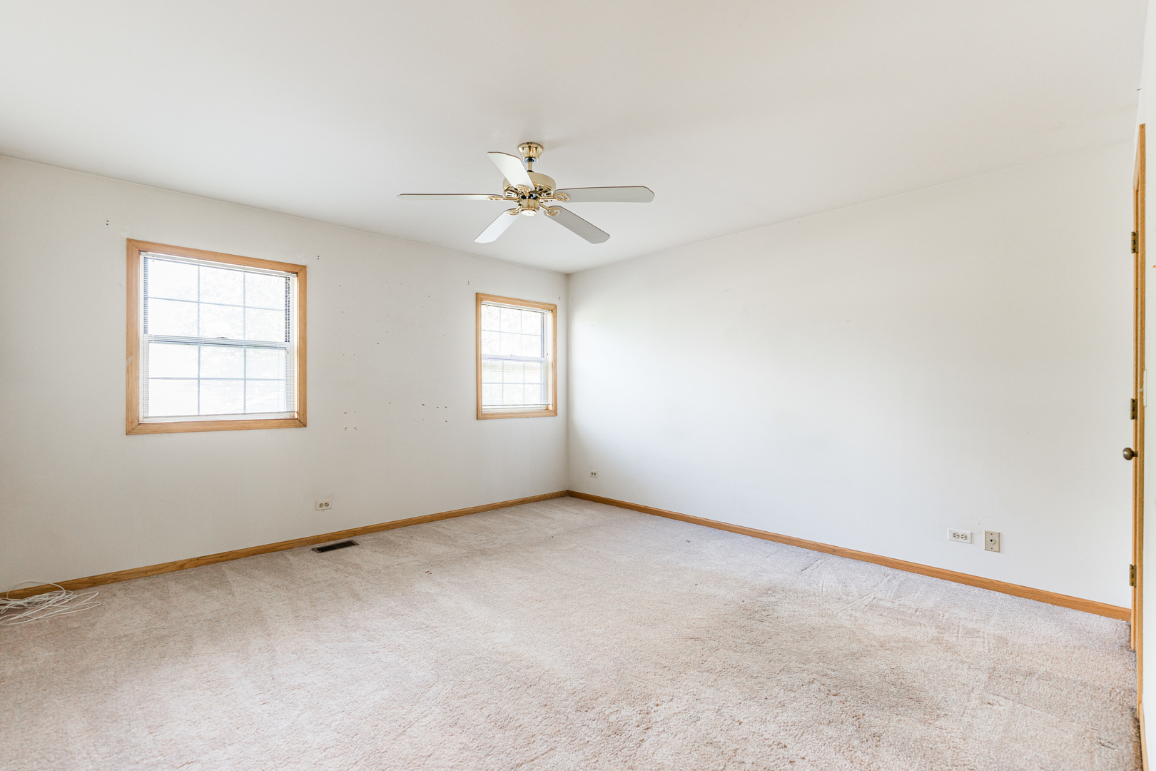 27W408 Melrose Lane Unit: 2704