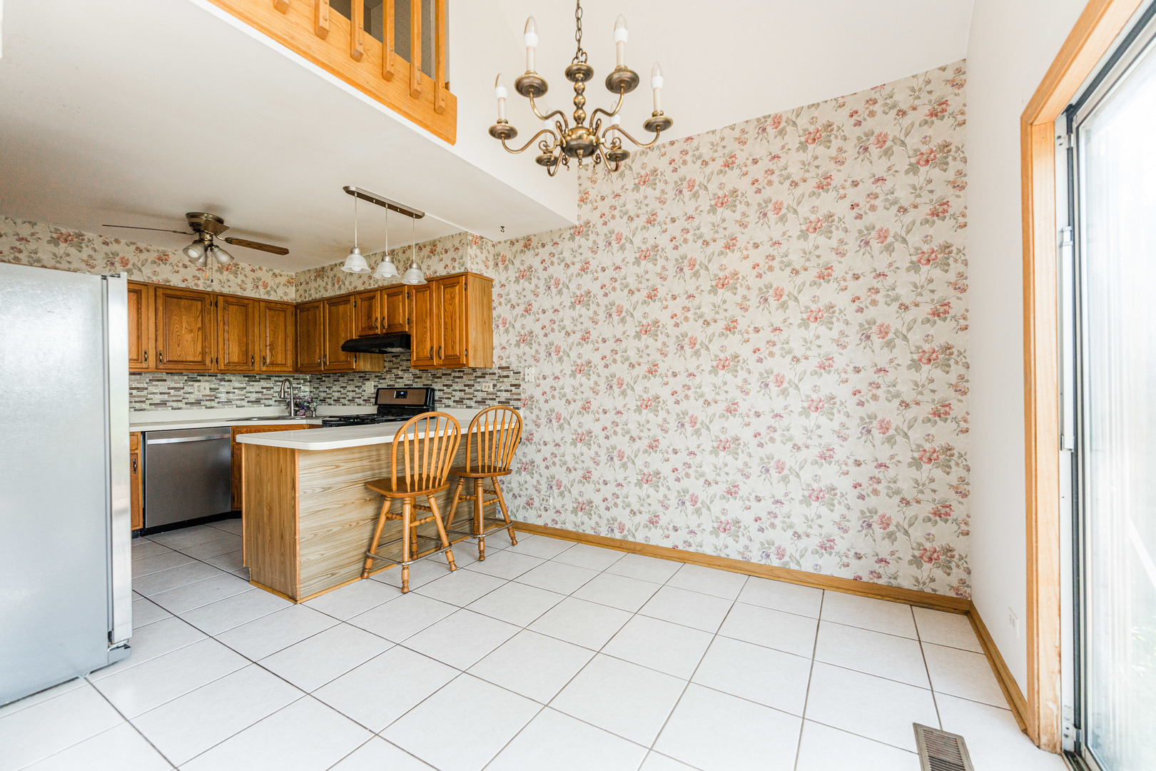 27W408 Melrose Lane Unit: 2704