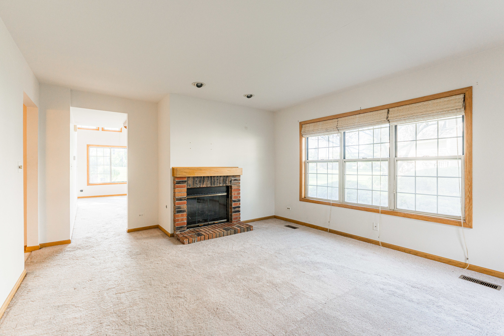 27W408 Melrose Lane Unit: 2704