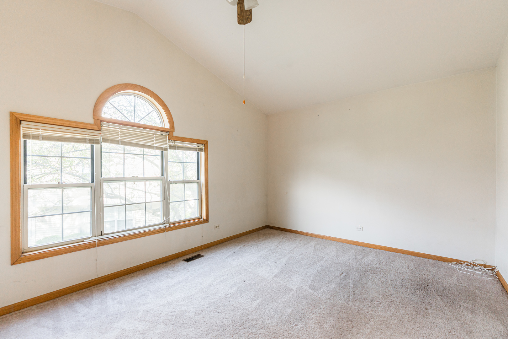 27W408 Melrose Lane Unit: 2704