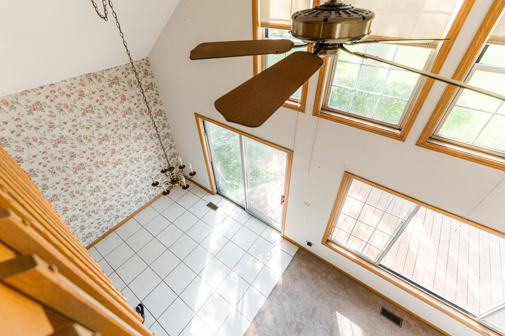 27W408 Melrose Lane Unit: 2704