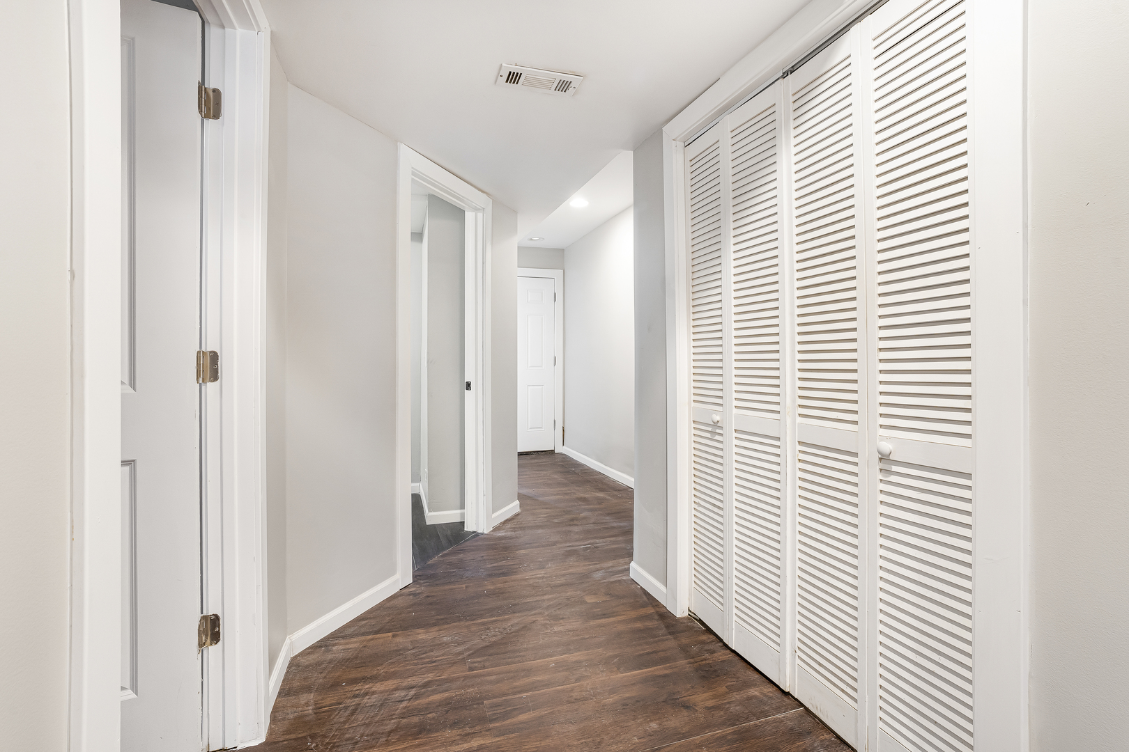 6145 S Eberhart Avenue