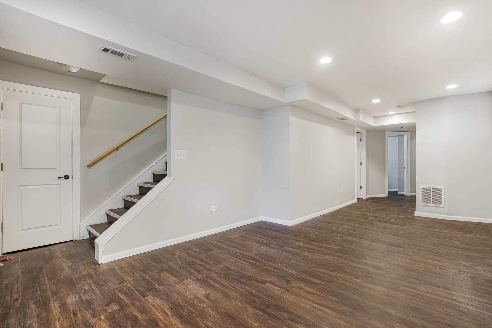 6145 S Eberhart Avenue