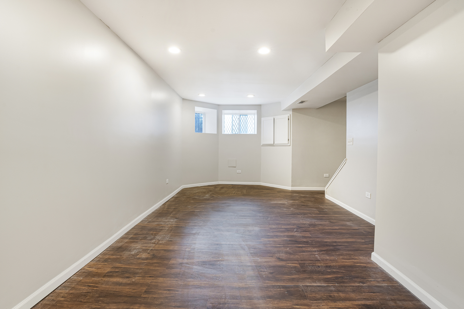 6145 S Eberhart Avenue