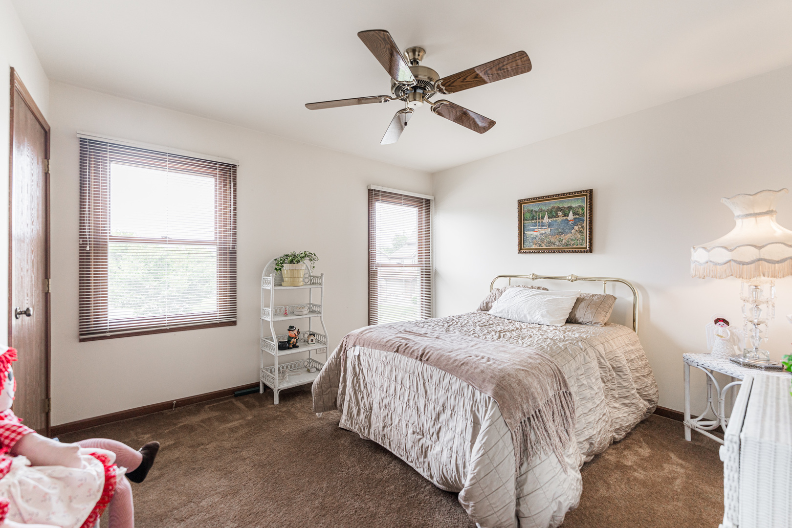 1301 N Saddle Row