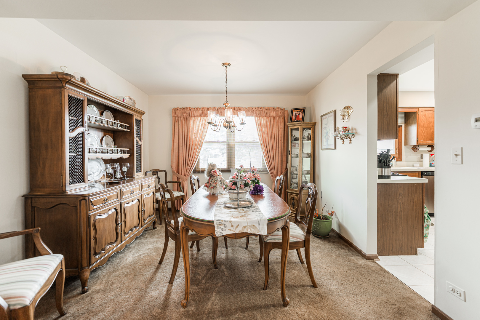 1301 N Saddle Row