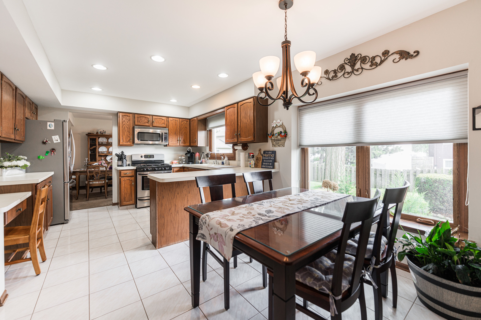 1301 N Saddle Row