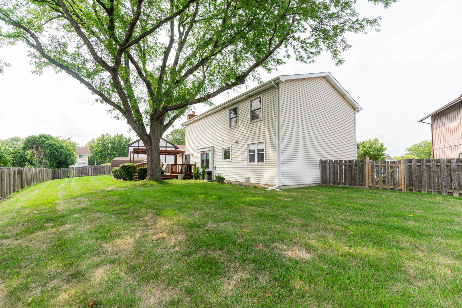 1301 N Saddle Row
