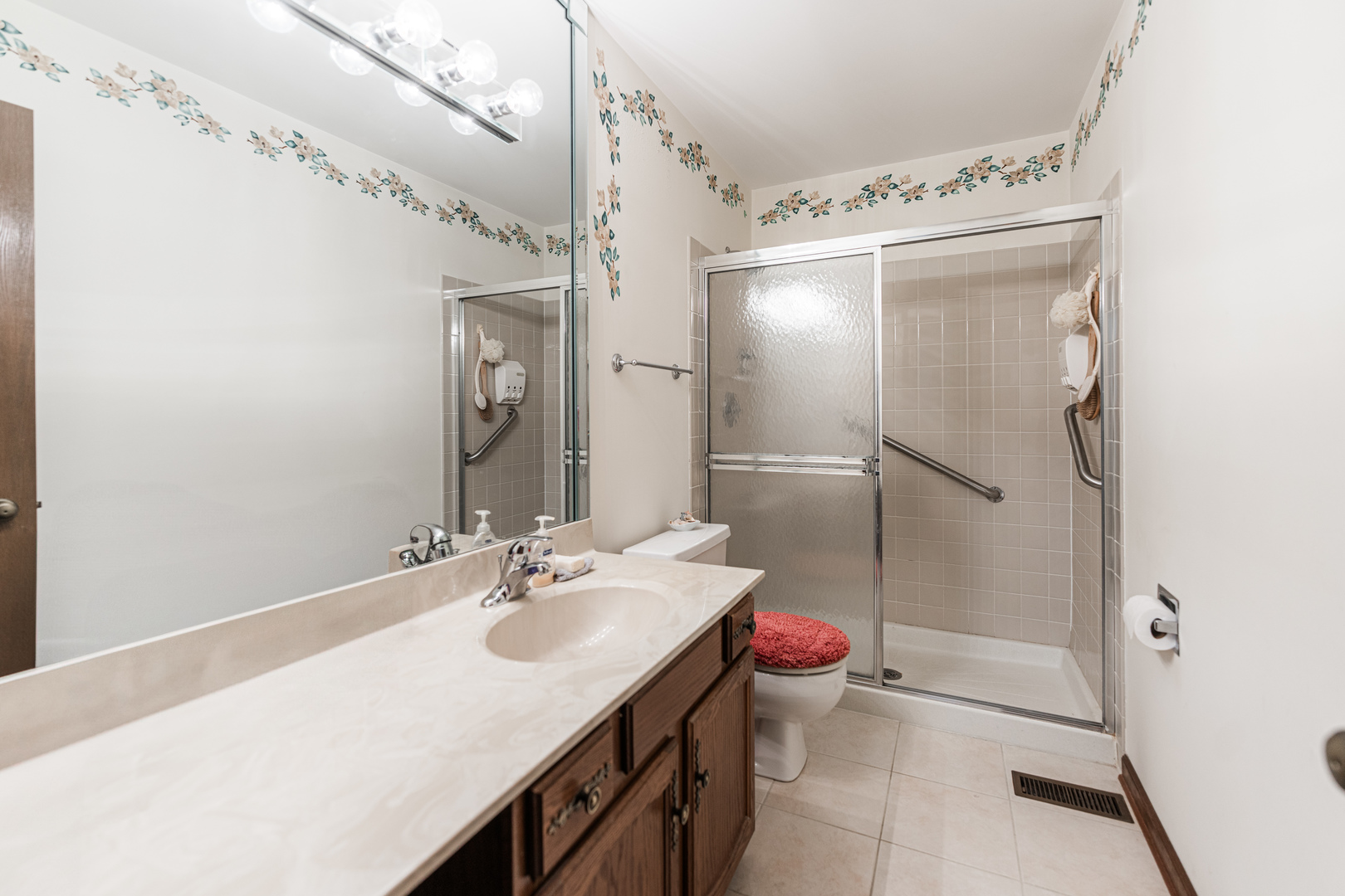 1301 N Saddle Row