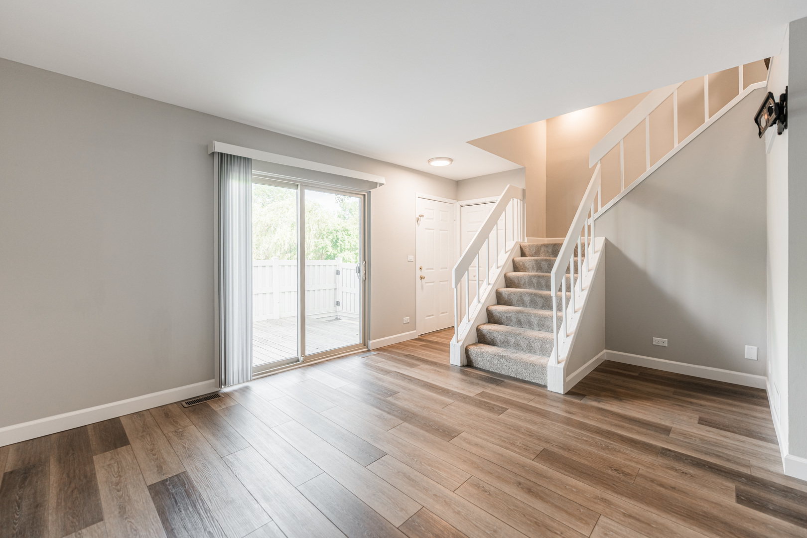 542 Del Lago Drive
