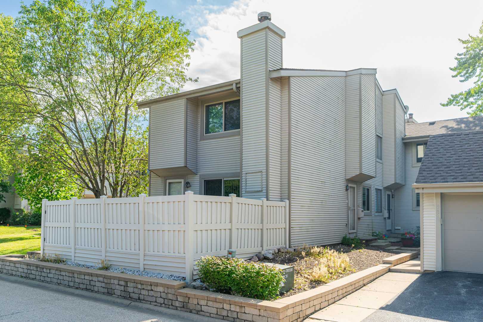 542 Del Lago Drive