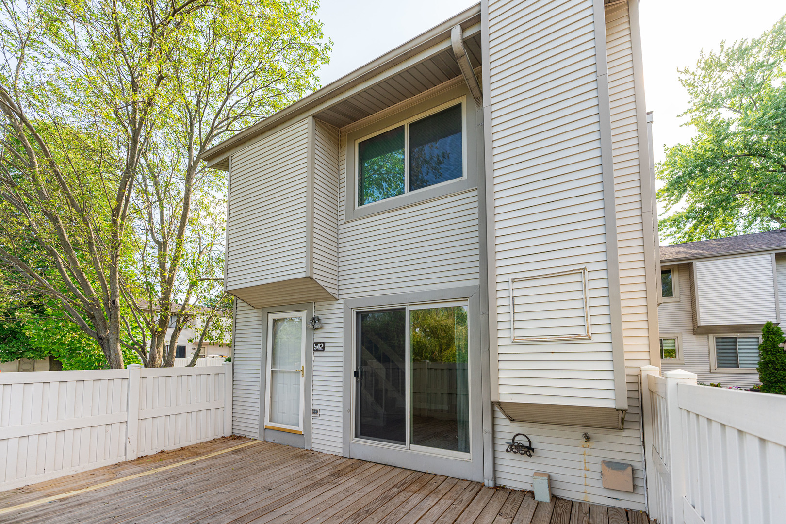 542 Del Lago Drive