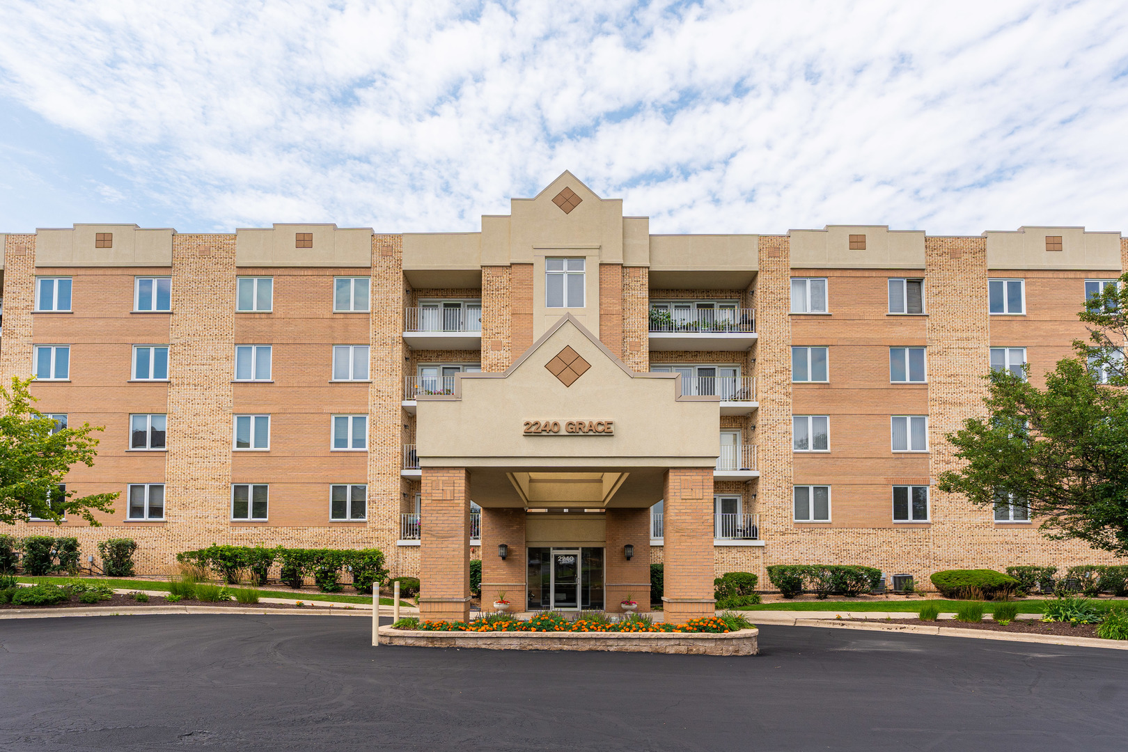 2240 S Grace Street Unit: 302