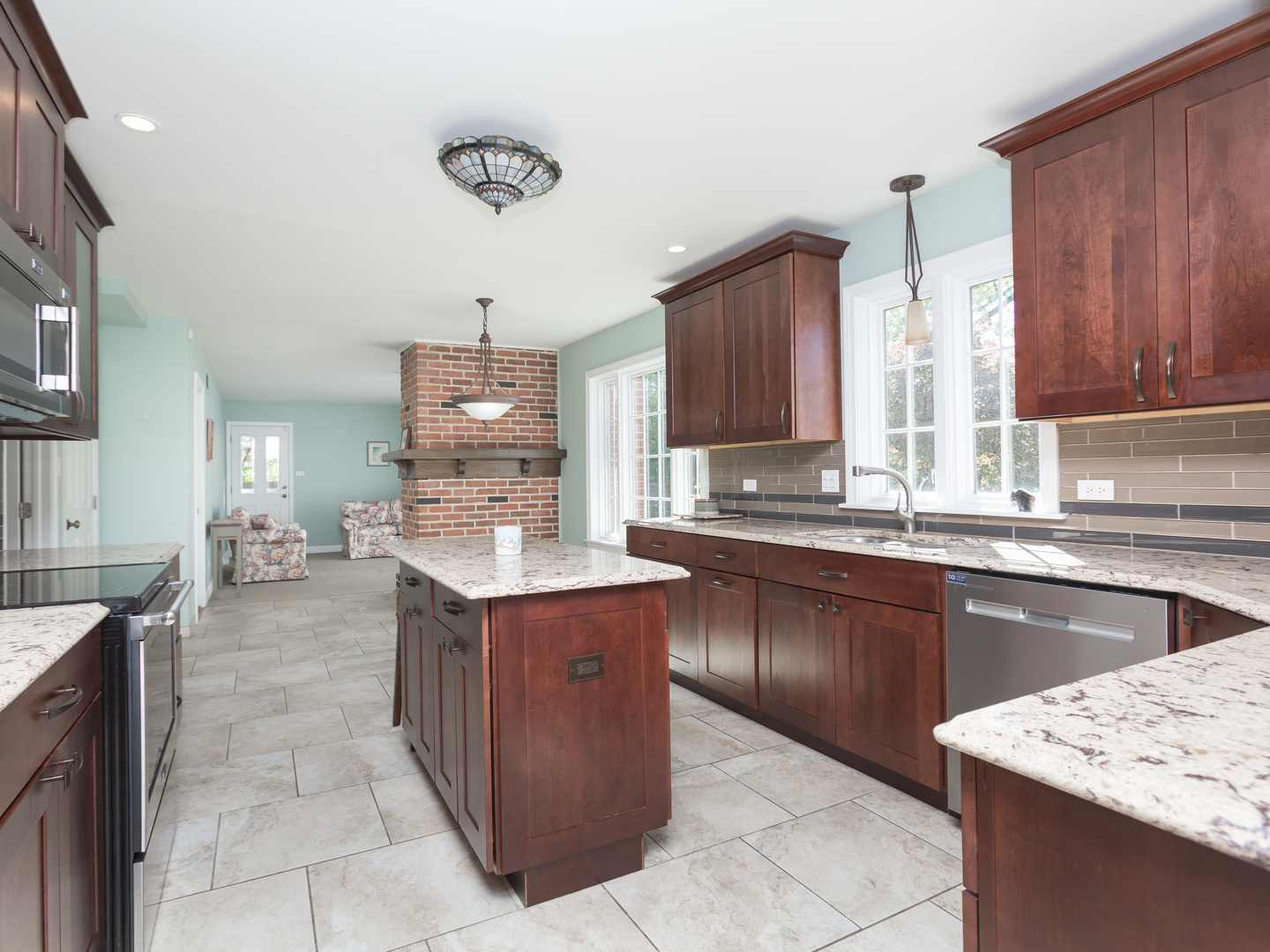 1007 Longmeadow Lane