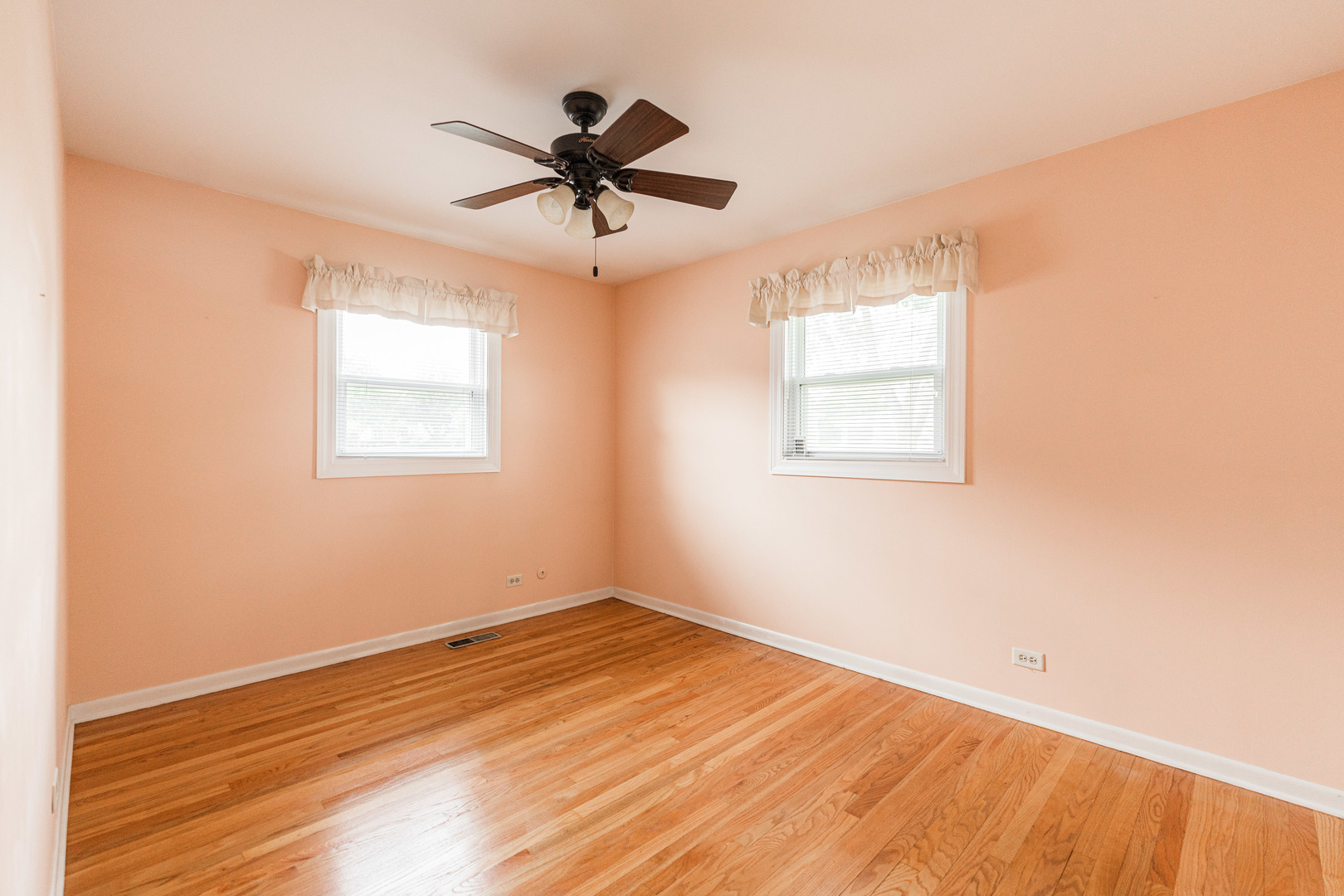 533 W Moreland Avenue