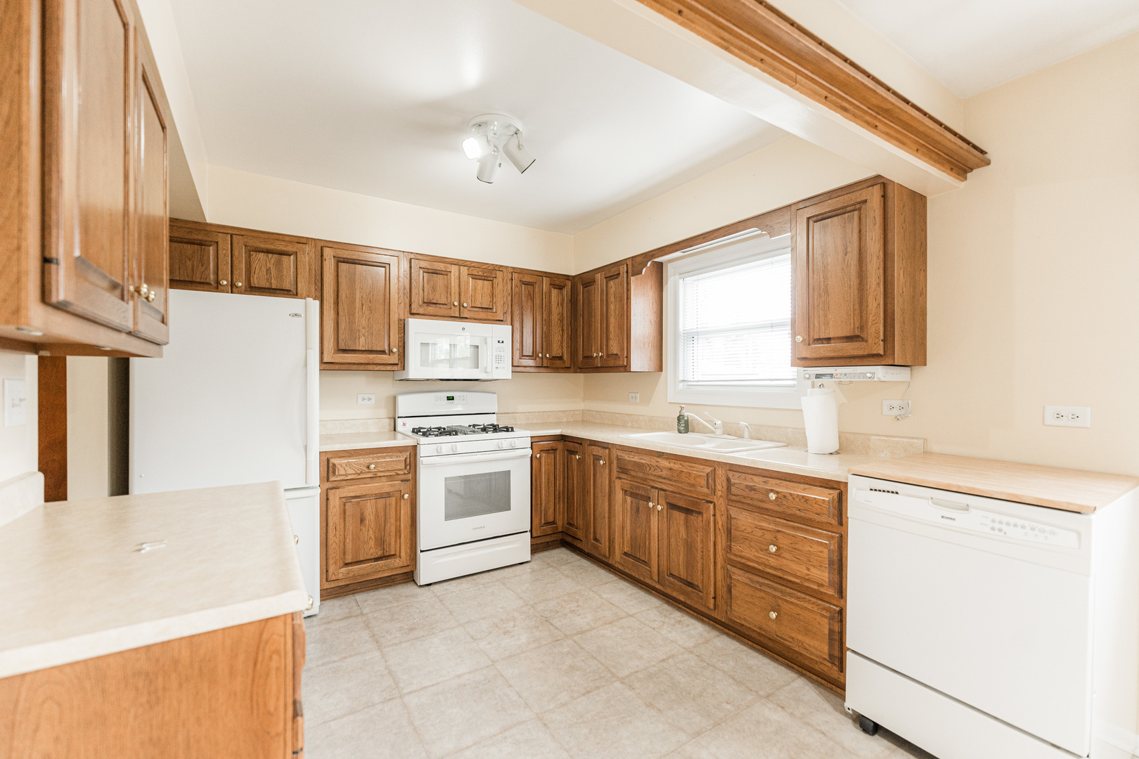 533 W Moreland Avenue