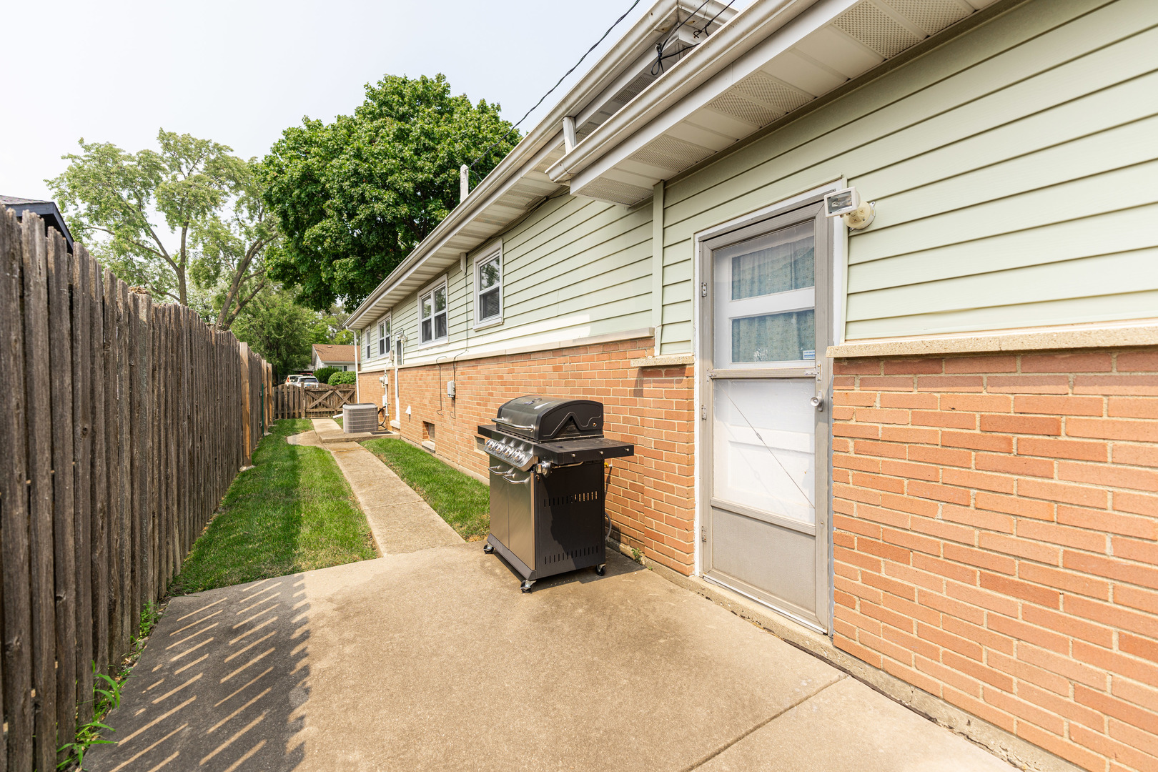 533 W Moreland Avenue