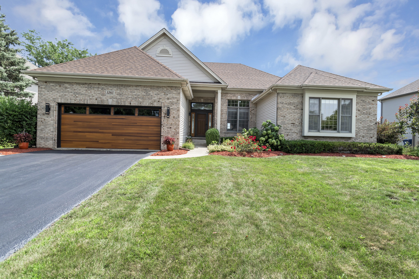 1285 Tunbridge Trail