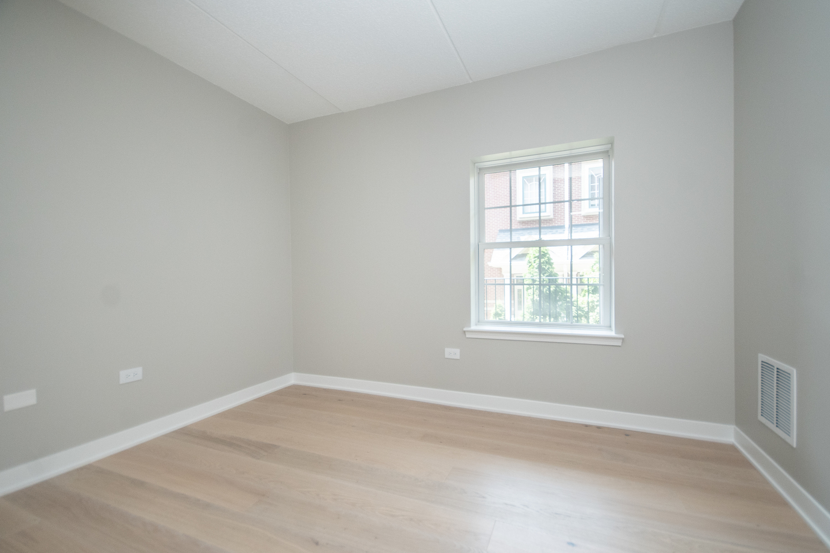 210 N Addison Avenue Unit: 205