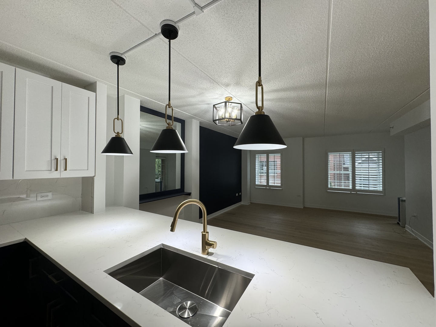 210 N Addison Avenue Unit: 205