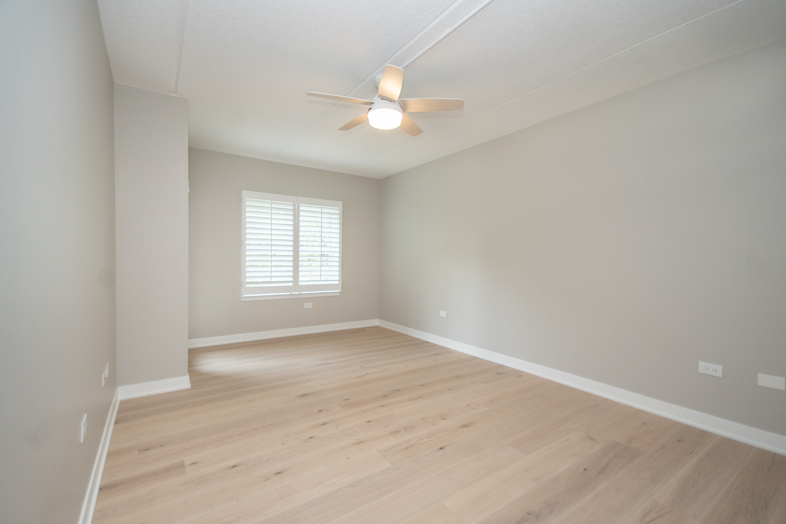 210 N Addison Avenue Unit: 205