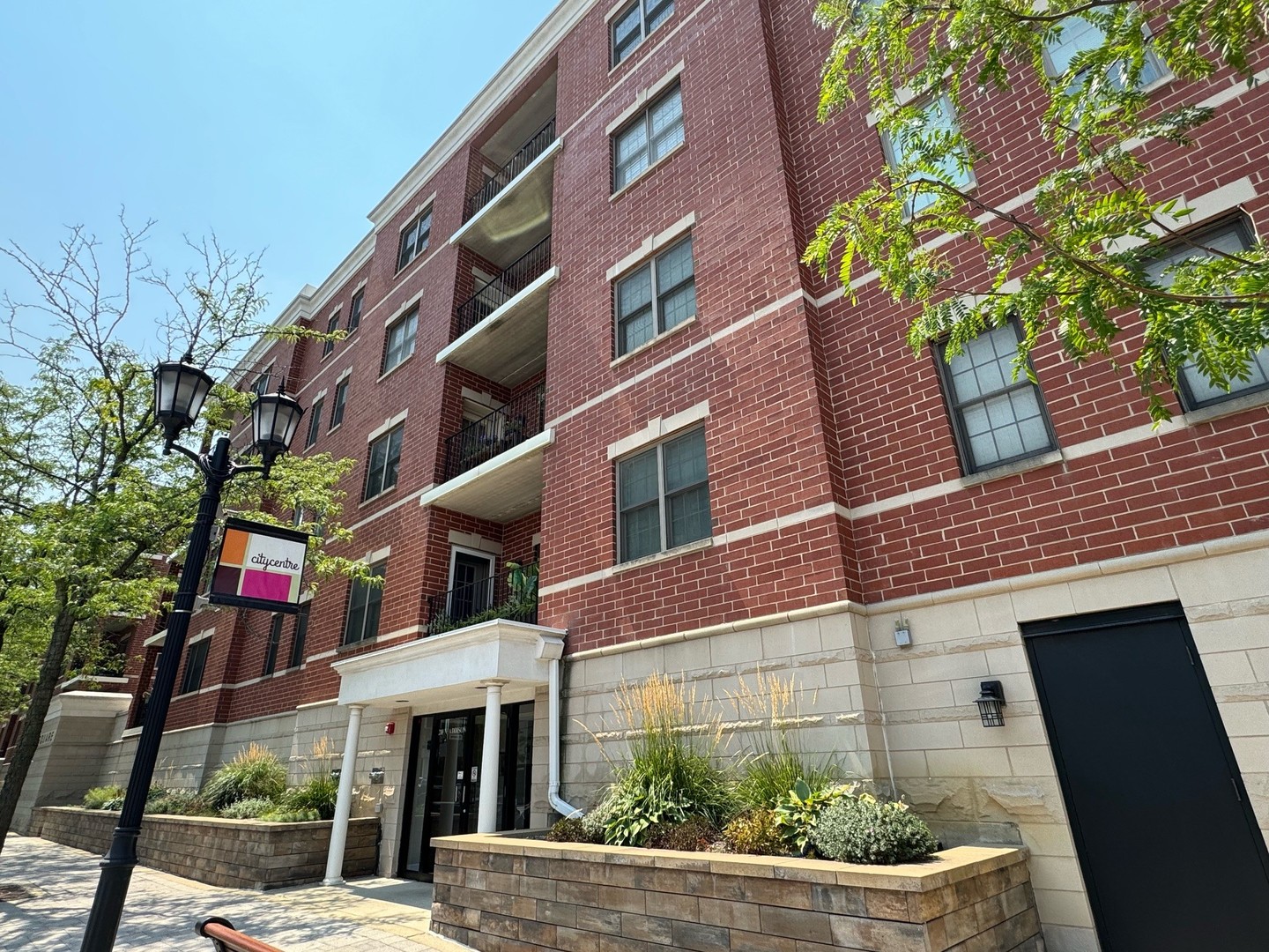 210 N Addison Avenue Unit: 205