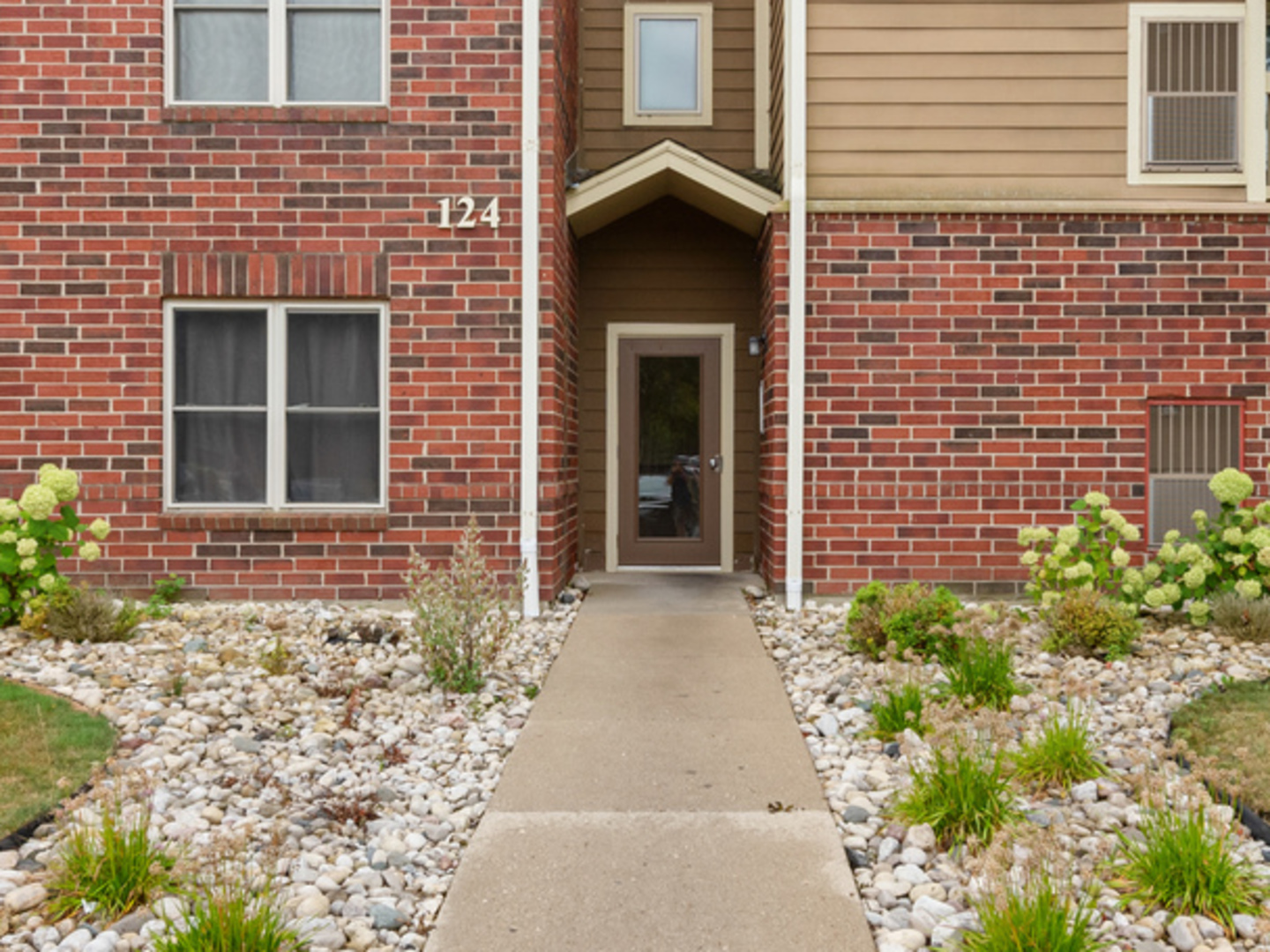 124 Glengarry Drive Unit: 302