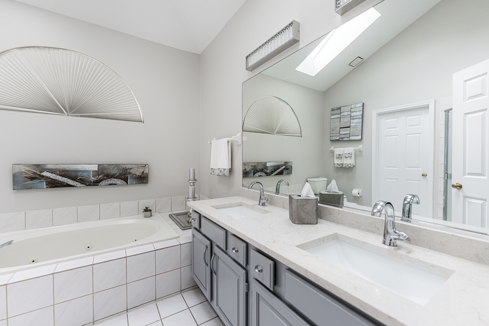 408 W Parkside Drive