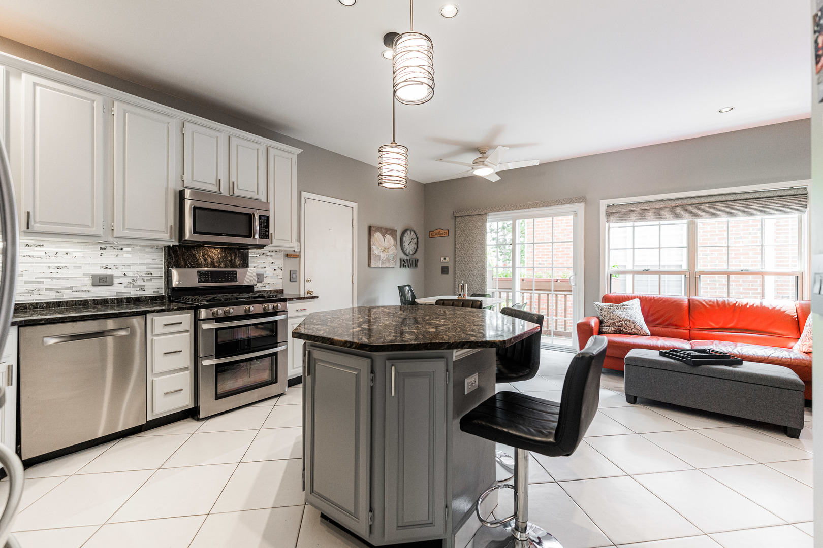 408 W Parkside Drive