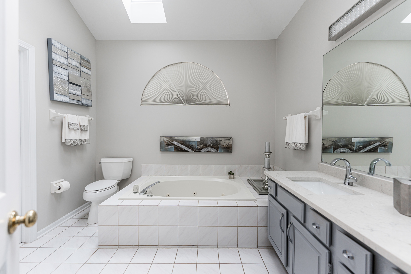 408 W Parkside Drive