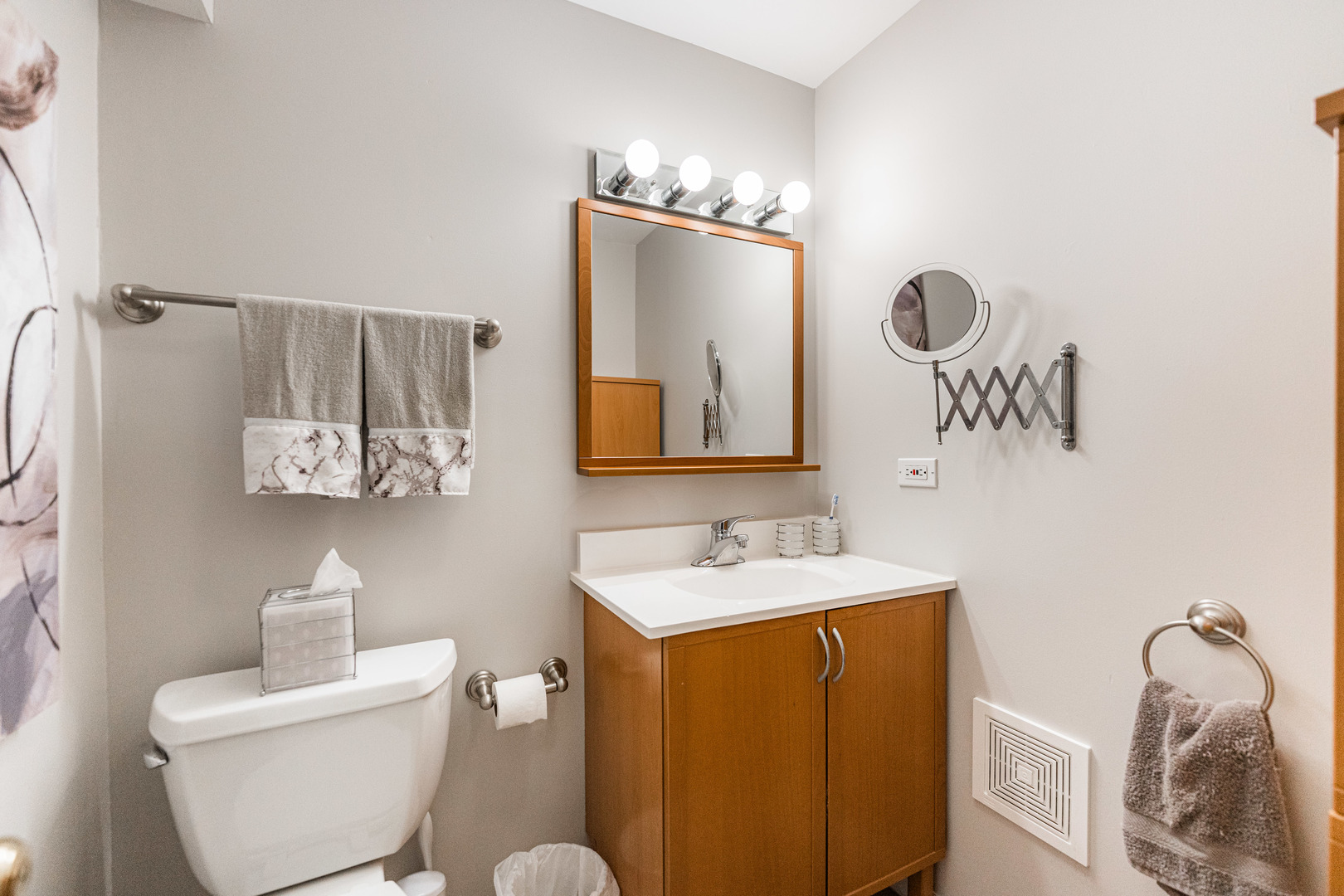 408 W Parkside Drive