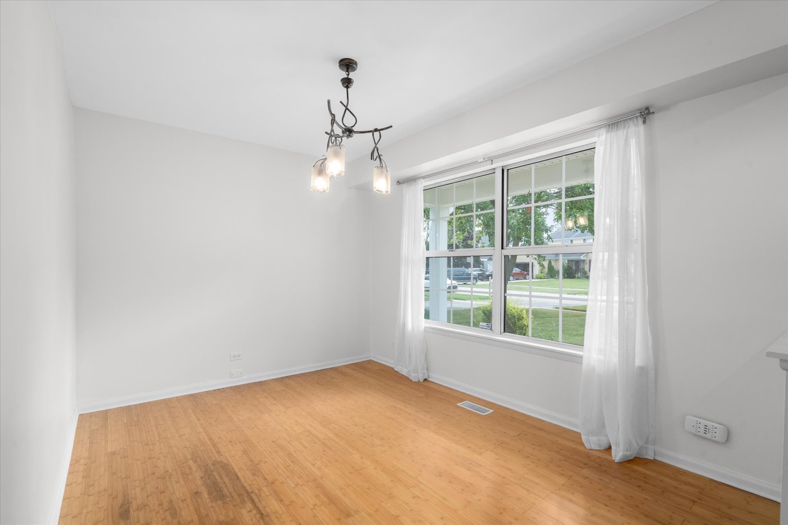 1642 Penny Lane