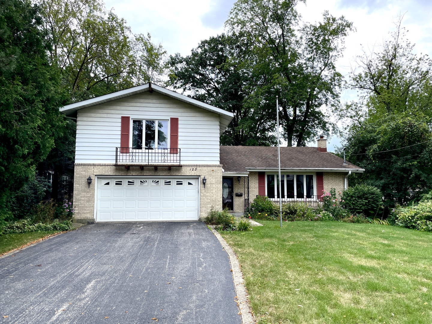 123 W Greenfield Avenue