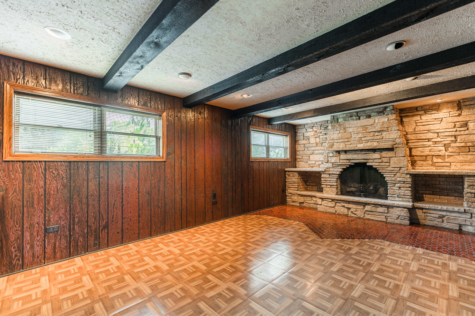 1800 N Iris Drive