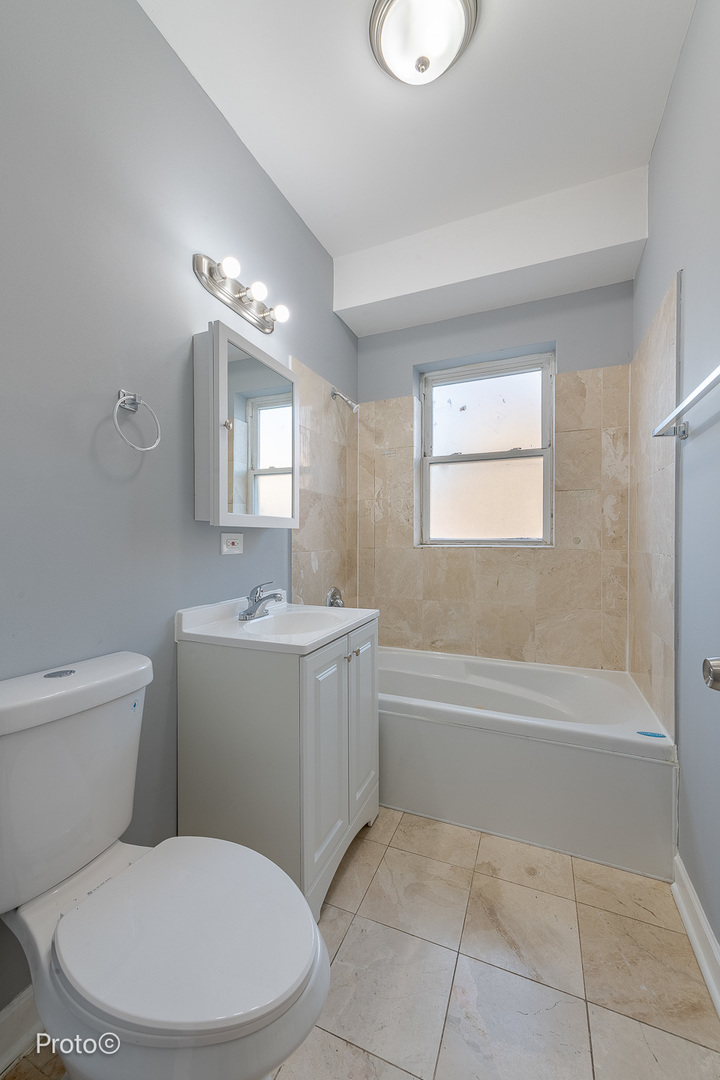 2412 W Bryn Mawr Avenue Unit: 1N