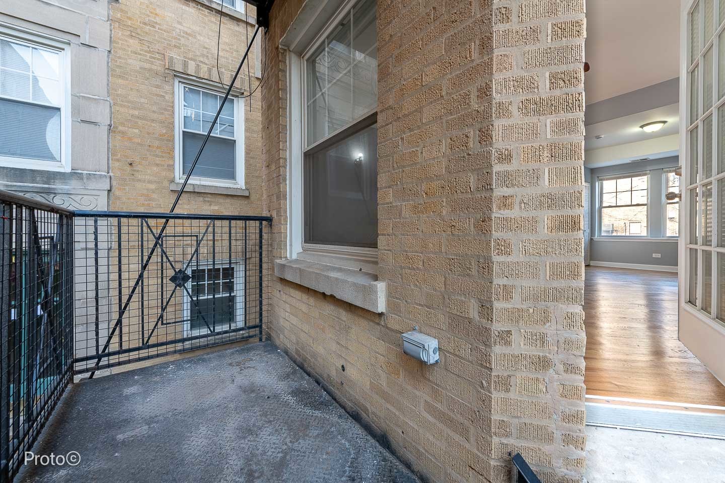 2412 W Bryn Mawr Avenue Unit: 1N
