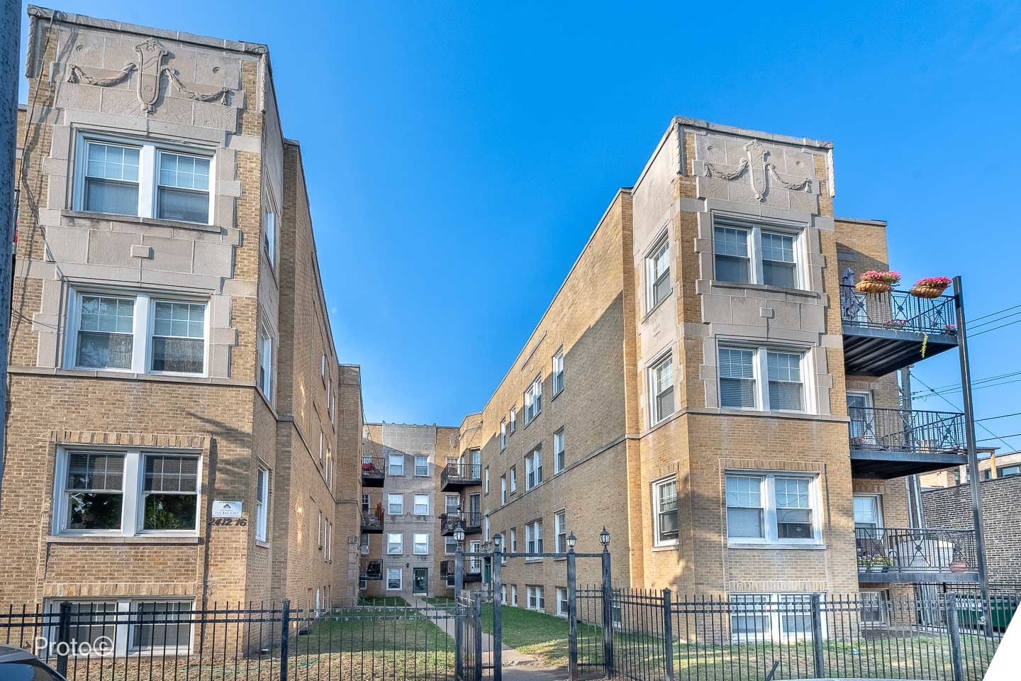 2412 W Bryn Mawr Avenue Unit: 1N