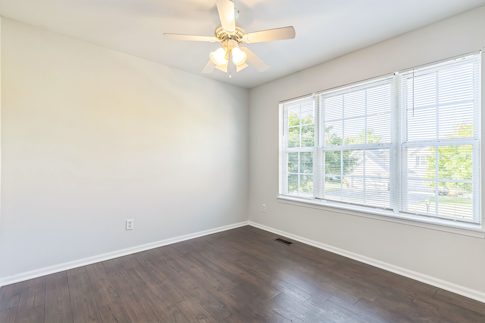 409 Newport Circle