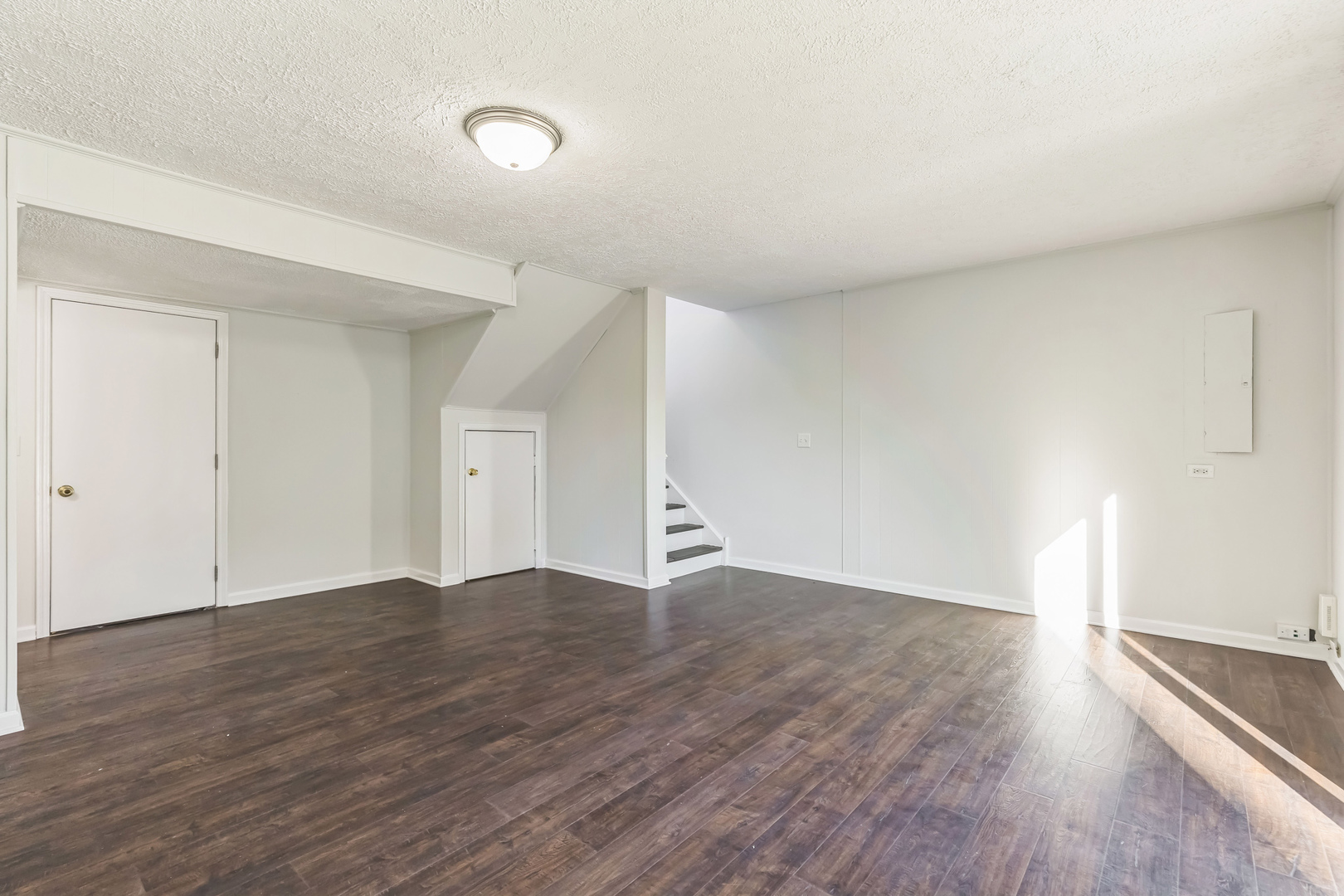 409 Newport Circle