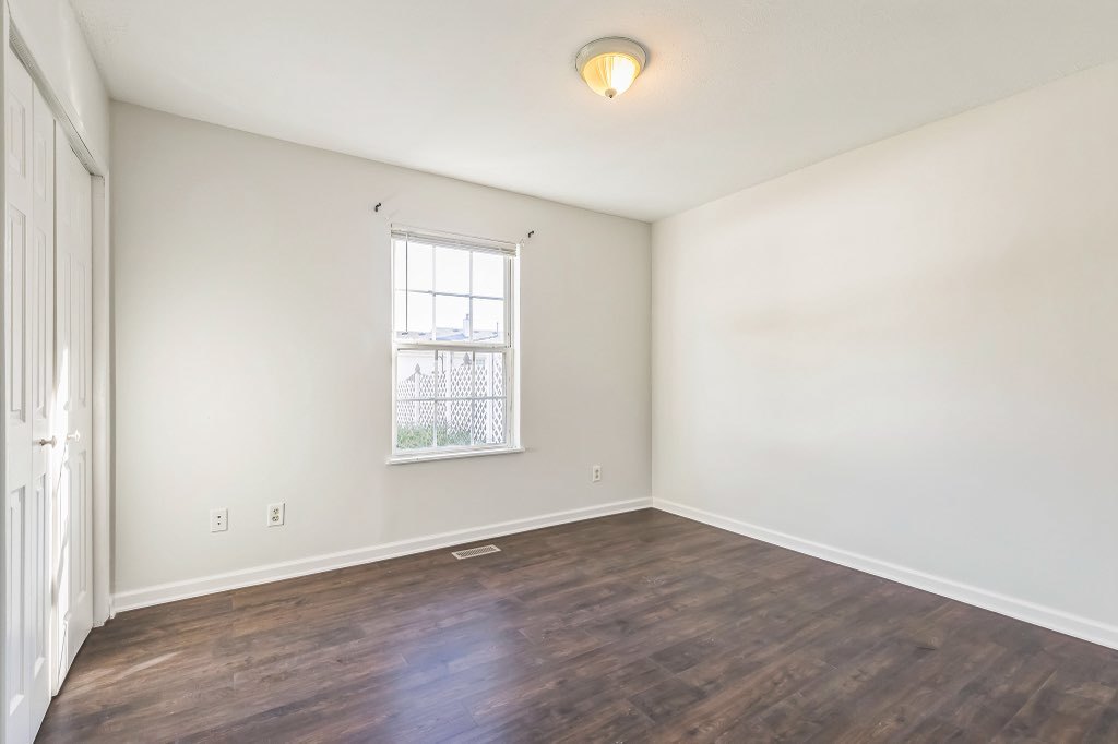 409 Newport Circle