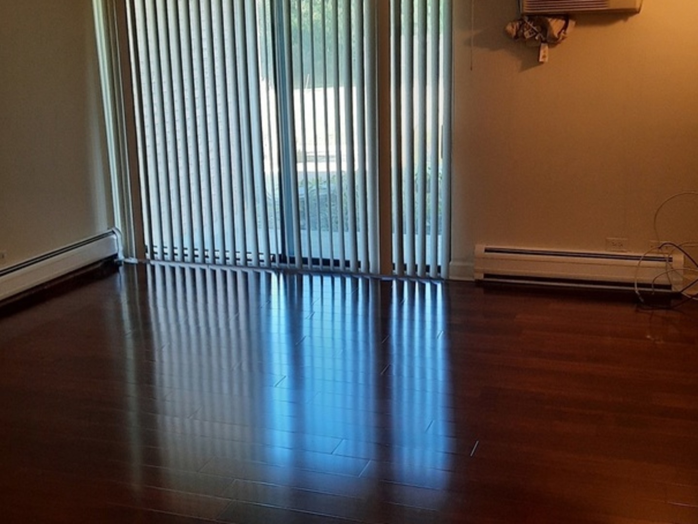 300 W Fullerton Avenue Unit: 127