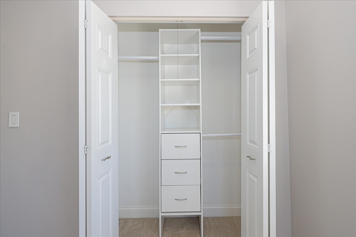 1915 GOLF VIEW Drive Unit: 2B