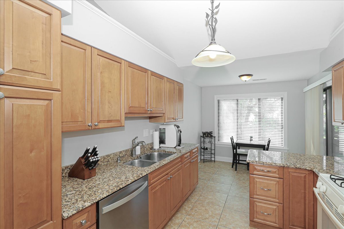 1915 GOLF VIEW Drive Unit: 2B