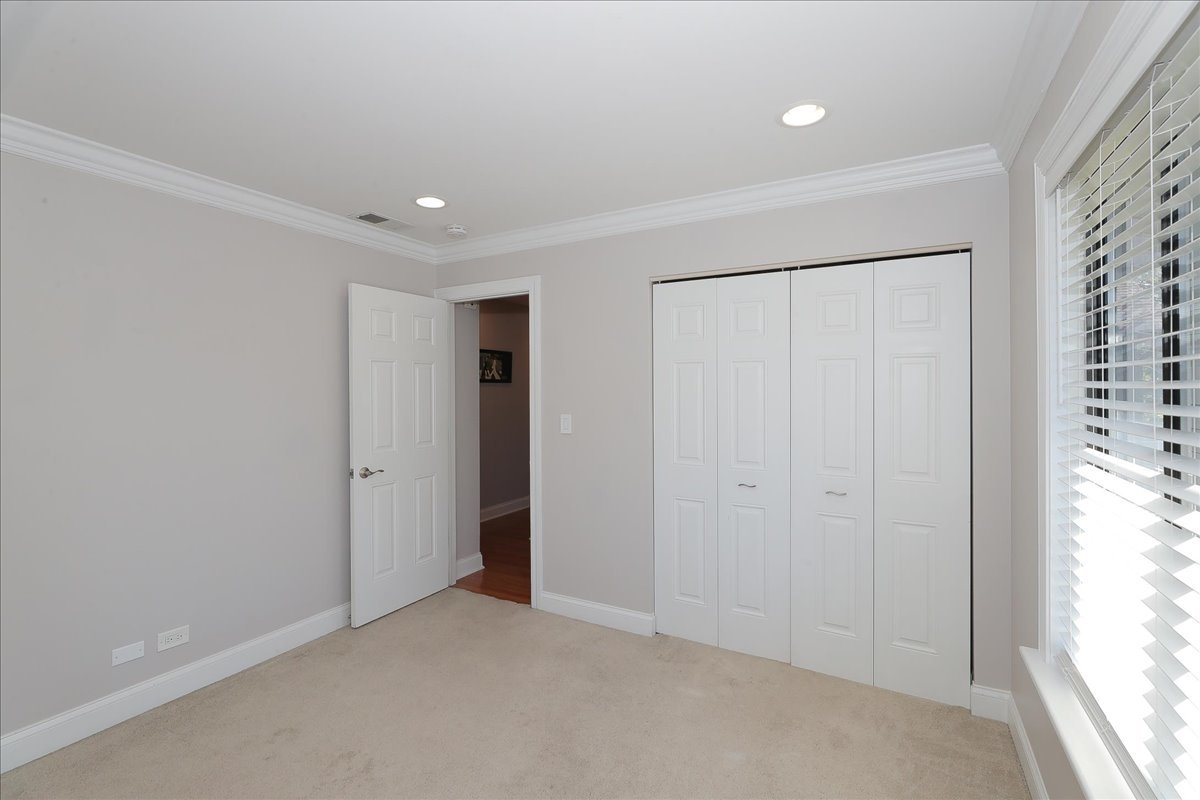 1915 GOLF VIEW Drive Unit: 2B